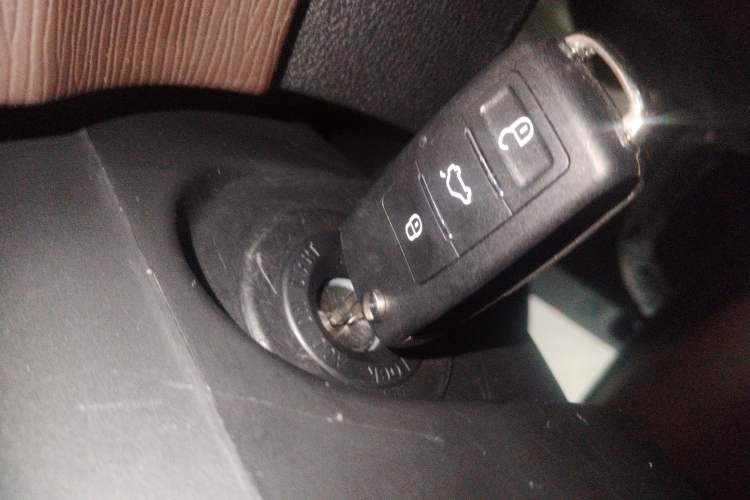 Used FORTHING M7 2021 1.8T Manual Luxury Model Interior 1