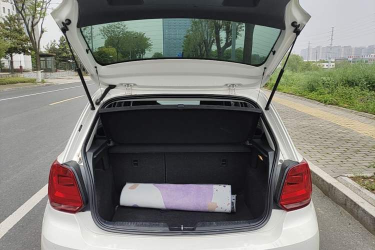 Used Volkswagen Polo 2016 1.6L Automatic Comfort Model Trunk