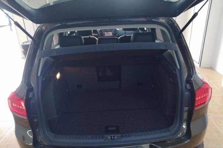 Used Volkswagen Tiguan 2015 1.8TSI Automatic Two-Wheel Drive Trend Edition Trunk