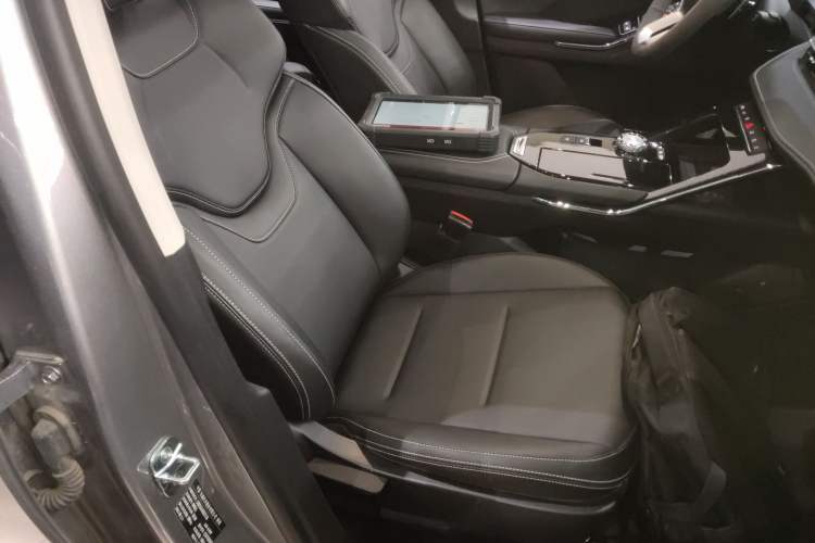 Used Haval H6 2024 1.5T Two-Wheel-Drive Classic Edition
