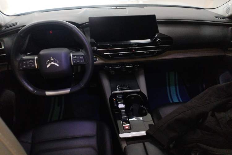 Used Citroen C5 X 2021 1.6T Impressive Edition Center Console