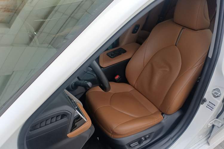 Used Toyota Camry 2019 Revised Version 2.0G Luxury Edition