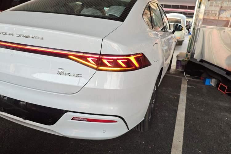 Used BYD Qin PLUS 2021 EV 400KM Leading Comfort Edition