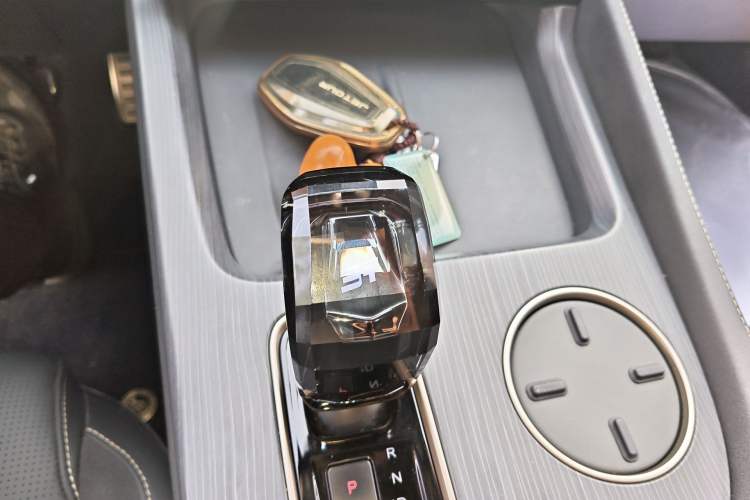 Used JETOUR Shanhai L9 2024 1.5TD 2DHT Max 7-Seater