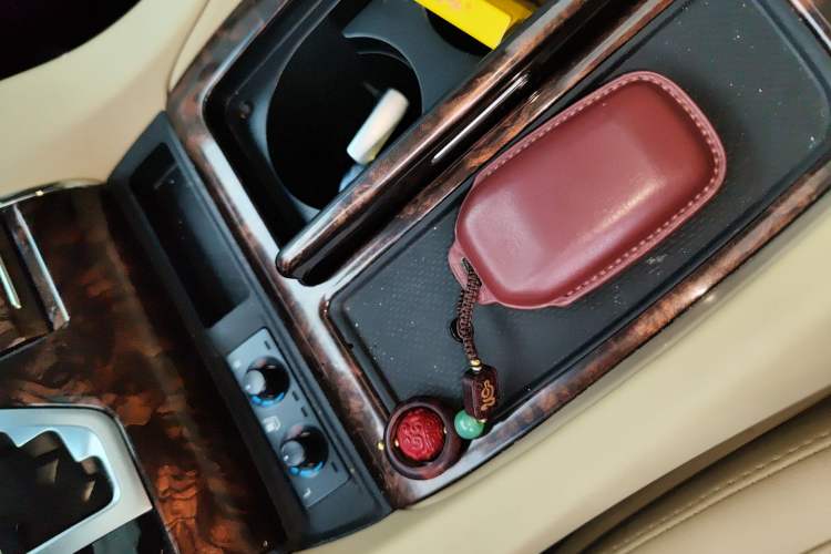 Used Toyota Alphard 2020 Dual-Engine 2.5L Luxury Edition
