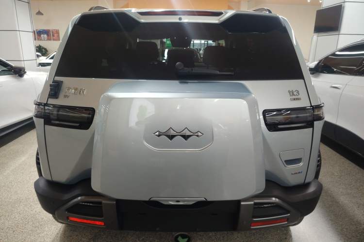 Used Formula Leopard Titanium 3 2025 501KM All-Wheel Drive Intelligent Driving Ultra Version Rear