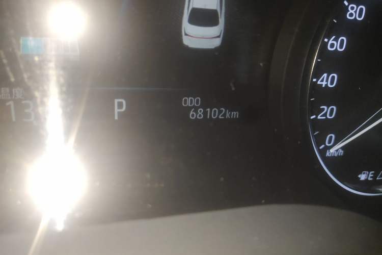 Used Toyota Avalon 2019 Dual-Engine 2.5L Luxury Edition China VI Standard Odometer Close Up