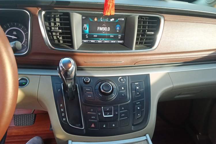 Used Buick GL8 2018 28T Luxury Model China VI Standard Audio And AC Panel