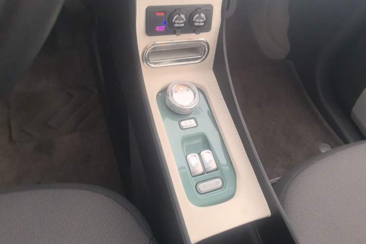 Used CHANGAN NEVO Lumin 2023 205km Xiangqin Version Gear Lever