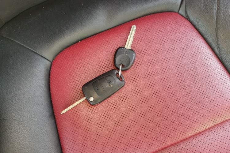 Used Kia K2 2012 Hatchback 1.4L Automatic Cool Edition Vehicle Key