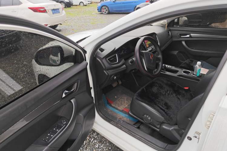 Used Roewe 360 2015 1.5L Automatic Luxury Edition
