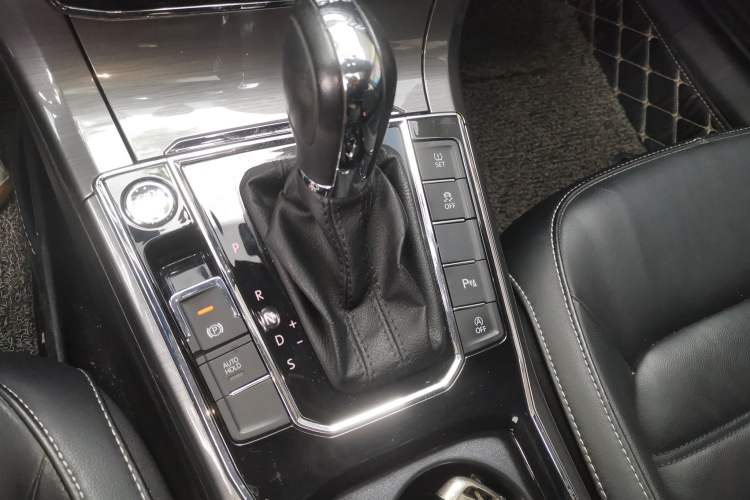 Used Volkswagen Passat 2017 330TSI DSG Luxury Edition
