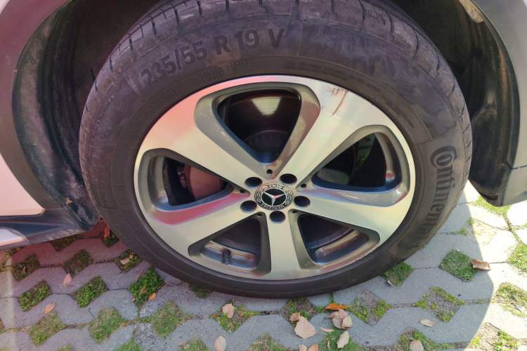 Used Mercedes-Benz GLC 2017 GLC 260 4MATIC Luxury Model Right Front Wheel Hub