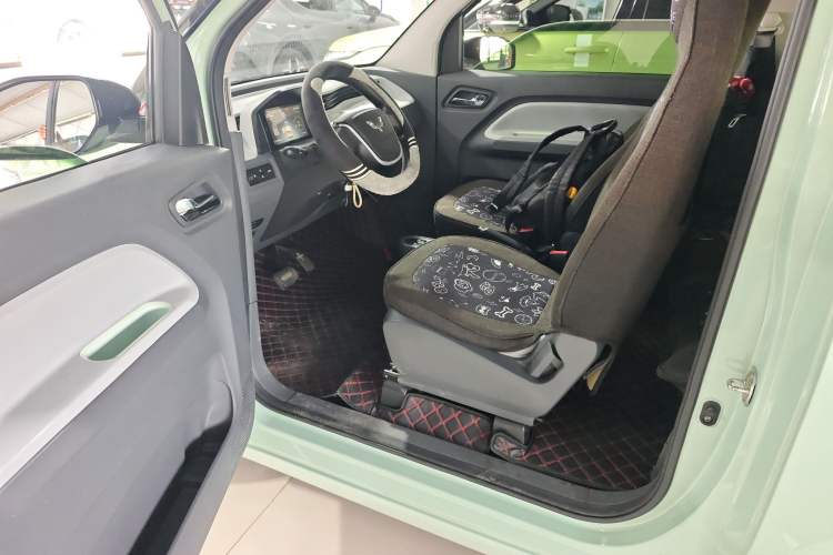 Used Wuling Hongguang MINIEV 2021 Macaron Fashion Model Lithium Iron Phosphate