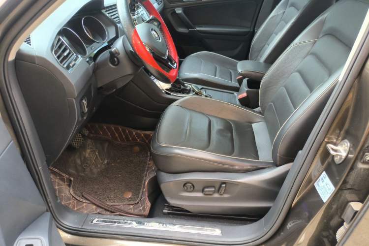 Used Volkswagen Tiguan L 2017 330TSI Automatic Two-Wheel Drive Flagship Edition Left Front Seat