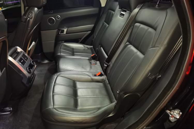 Used Land Rover Range Rover Sport 2020 3.0 L6 SE