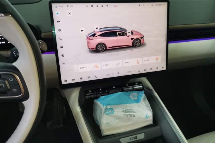 Used Zeekr 007GT 2025 Long-Range Rear-Wheel Drive Intelligent Driving Version 100 kWh Audio And AC Panel