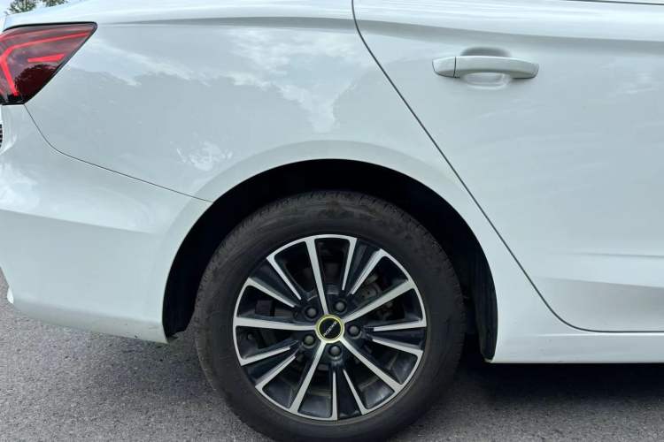 Used Roewe i5 2021 1.5L CVT Diamond Edition