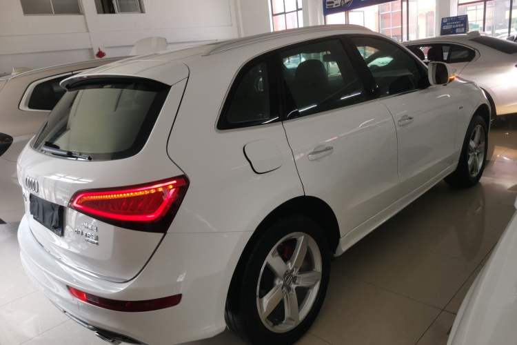 Used Audi Q5 2018 Collector's Edition 40 TFSI Ambition Model
