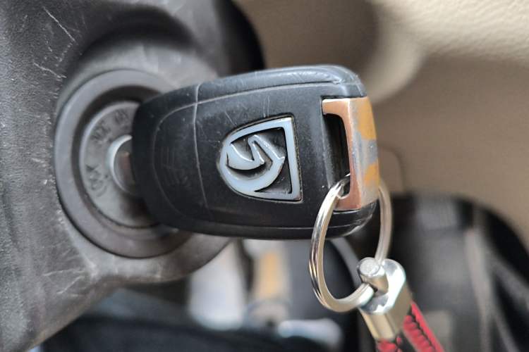 Used Baojun 730 2016 1.5T Manual Comfort Version 7 Seats Vehicle Key