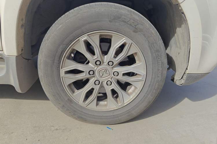 Used JMC Yusheng S350 2016 2.0T Automatic Two-Wheel Drive Gasoline Luxury Edition 5 Seats