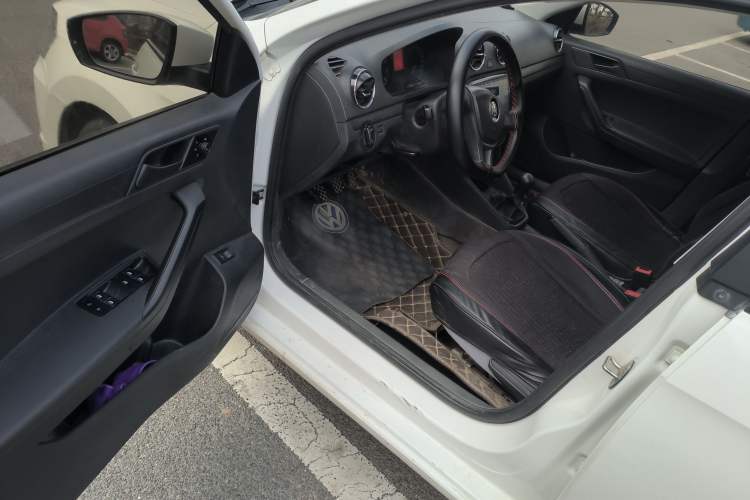 Used Volkswagen Jetta 2017 1.4L Manual Fashion Edition