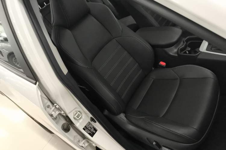 Used Toyota Wildlander 2023 2.0L CVT Four-Wheel Drive Luxury PLUS Edition Right Front Seat