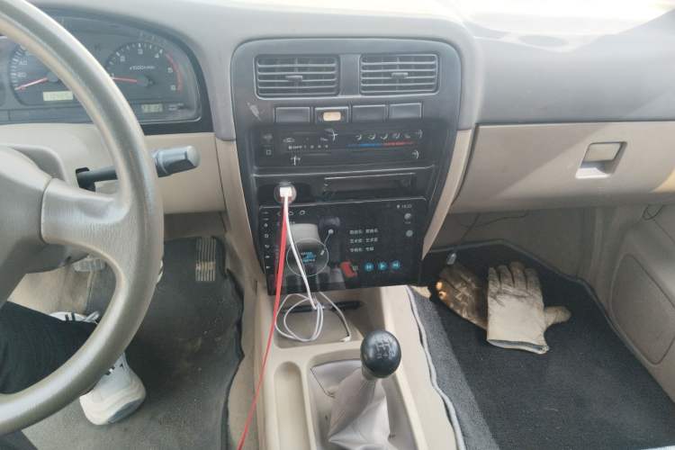 Used Dongfeng Ruichi 2013 3.2T Xingye Edition Diesel Two-Wheel Drive Standard Type CYQD80-E4
