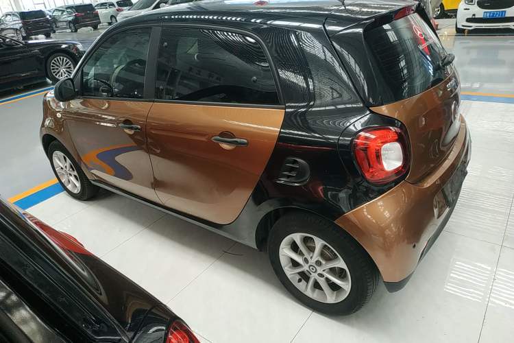 Used smart forfour 2016 1.0L 52 kW Dynamic Edition