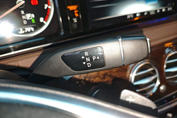 Used Mercedes-Benz S-Class 2014 S 320 L Business Model
