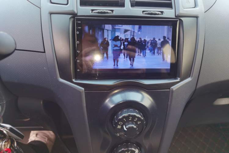 Used Toyota Yaris 2011 1.6E Automatic Charm Edition Audio And AC Panel