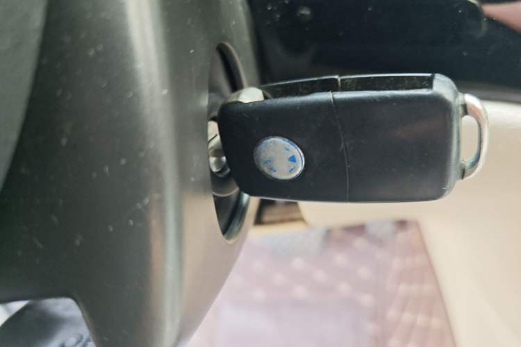 Used Volkswagen Lavida 2011 2.0L Automatic Premium Edition Vehicle Key