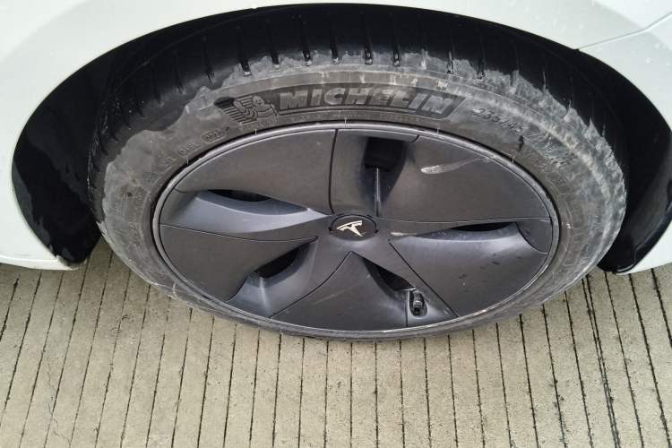Used Tesla Model 3 2020 Standard Range Rear-Wheel Drive Upgraded Version Right Front Wheel Hub