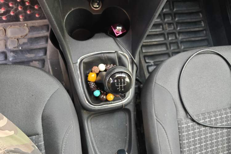 Used Volkswagen Polo 2014 1.4L Manual Comfort Edition Gear Lever