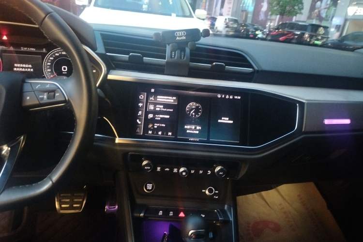 Used Audi Q3 2024 35 TFSI Fashion Dynamic Edition Audio And AC Panel