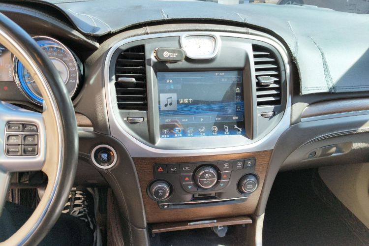 Used Chrysler 300C 2012 3.6L Luxury Edition
