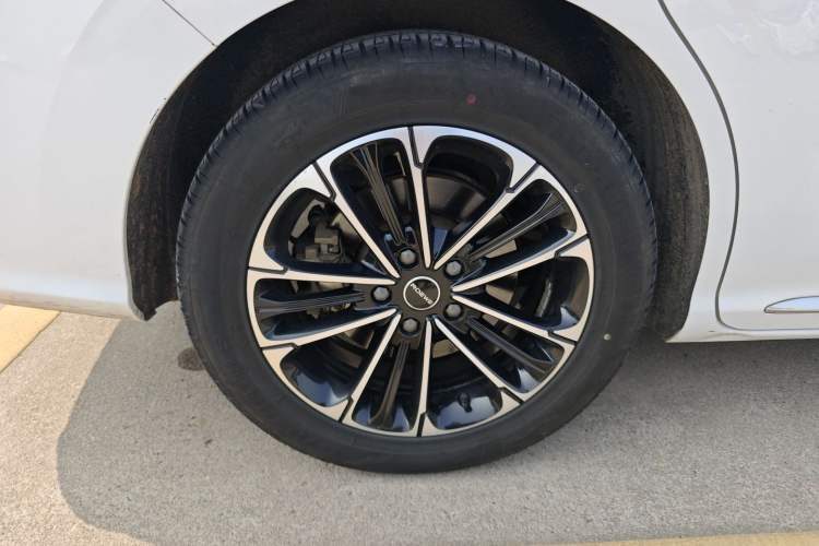 Used Roewe iMAX8 2021 400TGI Supreme Series Prestige Edition
