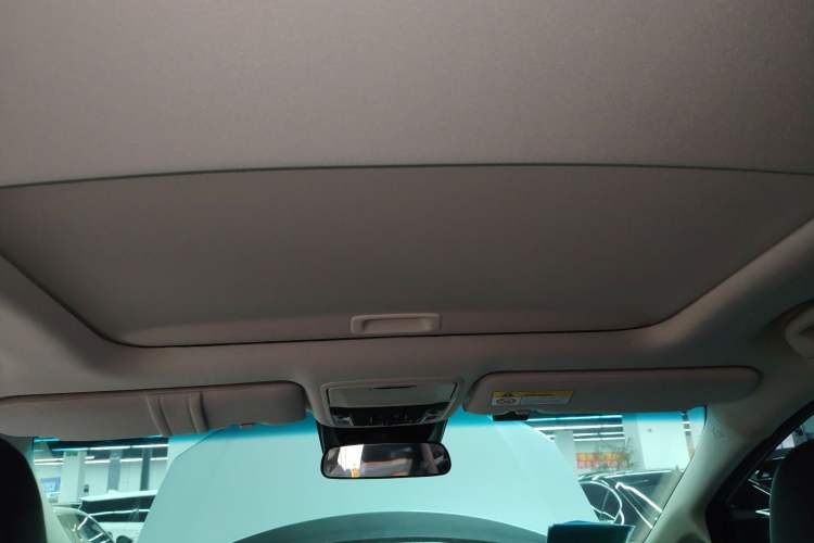 Used Honda Elysion 2024 2.0L eHEV Luxury Edition Headliner