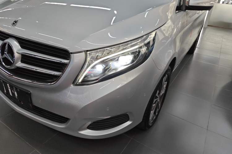 Used Mercedes-Benz V-Class 2018 V 260 Avantgarde Edition China VI