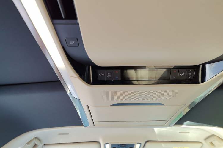 Used Toyota Alphard 2024 Dual-Engine 2.5L Deluxe Edition