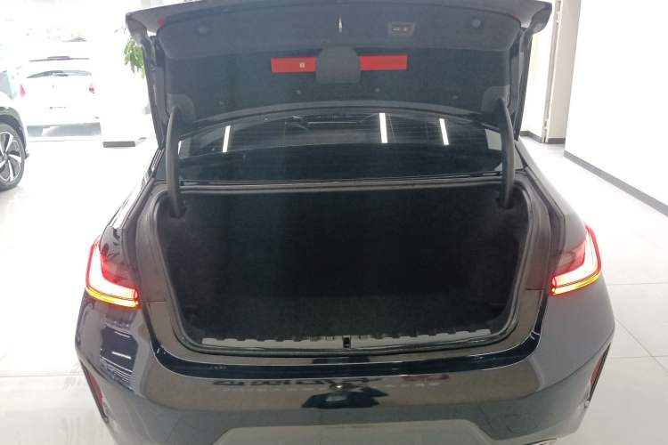Used BMW 3 Series 2024 325Li M Sport Package Trunk