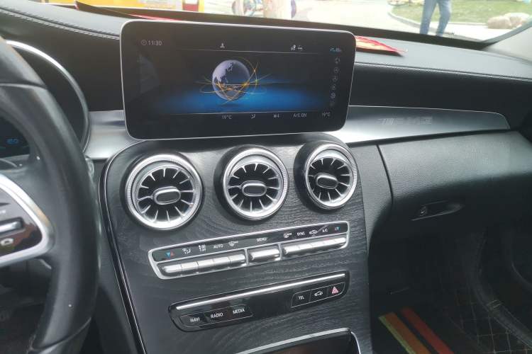 Used Mercedes-Benz C-Class 2019 C 260 L Sport Edition Audio And AC Panel