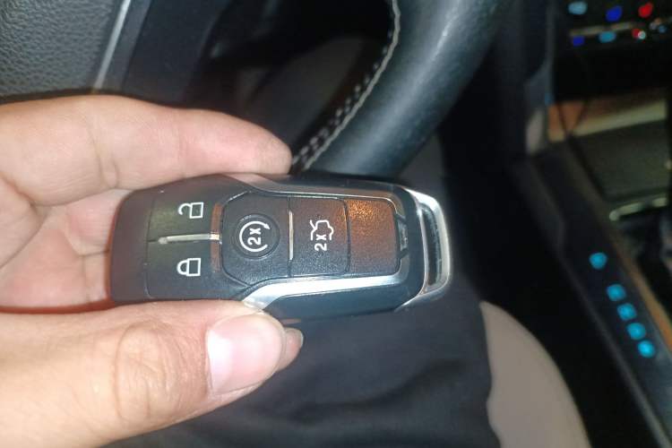 Used Ford Explorer (Import) 2017 3.5T Platinum Edition
