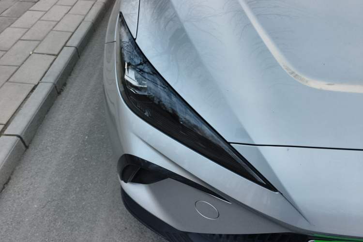 Used MG 4 EV 2023 415 km Range Sea-Faring Champion Edition Right Front Headlight