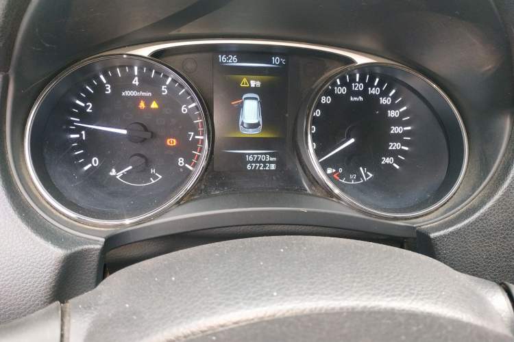 Used Nissan X-Trail 2017 2.0L Manual Classic Edition 2WD
