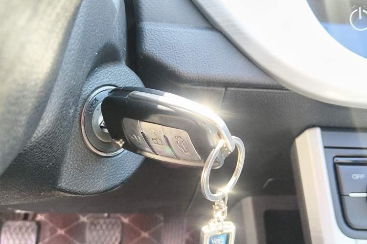 Used Geely Auto Vision 2019 Upgraded Model 1.5L Manual Luxury Version China VI Standard