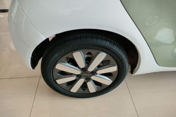 Used ORA Black Cat 2021 351 km Luxury Version Right Rear Wheel Hub