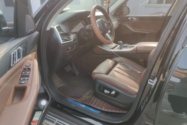 Used BMW X5 2020 xDrive40i Luxury Model with M Sport Package
