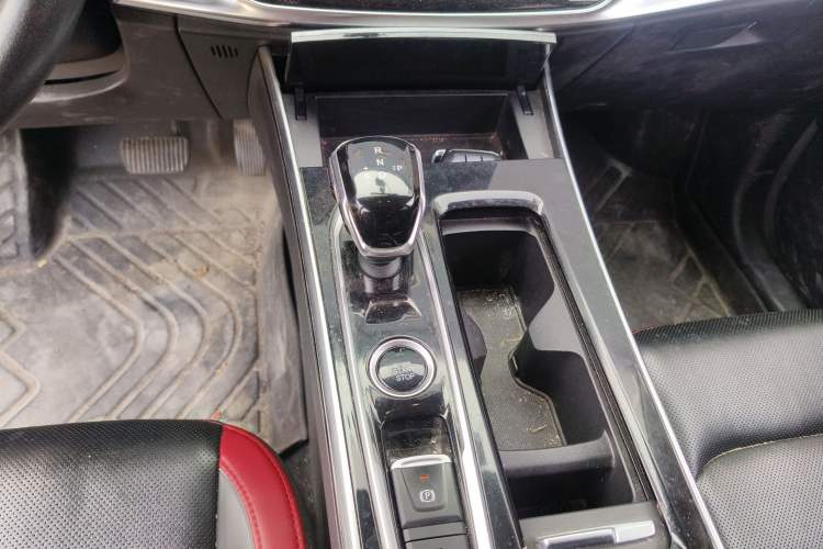 Used SOL X8 2021 300T DCT Luxury Smart Connect Edition 5 Seats
