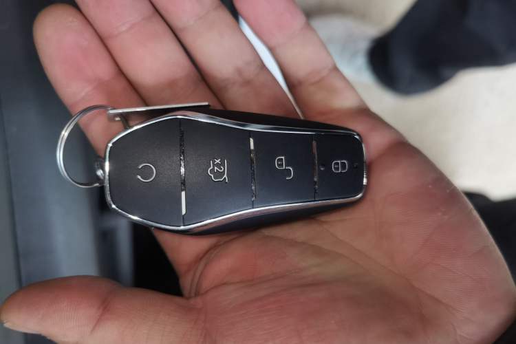 Used BYD Song Pro New Energy 2025 Second-Generation Intelligent Driving Version DM-i 115KM Excellence Edition Vehicle Key